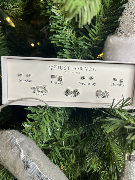 JUST FOR YOU 7 PAIRS EARRINGS